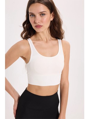 Tudors Kadın Slim Fit Dar Kesim Bisiklet Yaka Kalın Askılı Esnek Ekru Spor Atlet