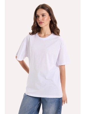 Tudors Kadın Slim Fit Dar Kesim %100 Pamuk Kısa Kollu Bisiklet Yaka Beyaz Tişört