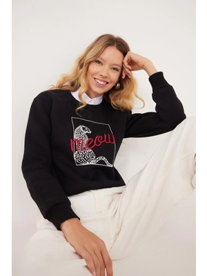 Tudors Kadın Regular Fit Klasik Kesim %100 Pamuk Baskılı Bisiklet Yaka Siyah Sweatshirt