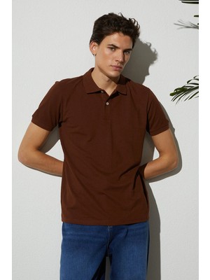 Tudors Erkek Slim Fit Dar Kesim Pamuklu Yumuşak Doku Nefes Alan Kumaş Kahverengi Polo Yaka Tişört