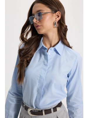 Tudors Kadın Slim Fit Dar Kesim %100 Pamuk Spor Yaka Gizli Pat Uzun Kollu Düz Oxford Leke Tutmaz Mavi Gömlek