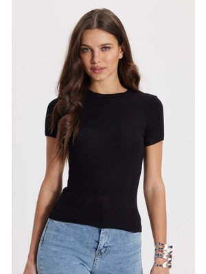 Tudors Kadın Slim Fit Dar Kesim Pamuklu Kısa Kollu Bisiklet Yaka Siyah Tişört Bluz
