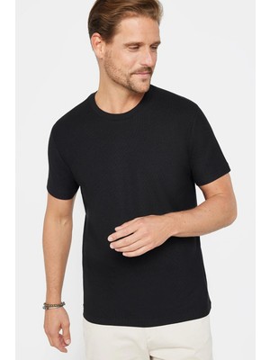 Tudors Erkek Slim Fit Dar Kesim %100 Pamuk Yumuşak Dokulu Desenli Siyah Bisiklet Yaka Tişört