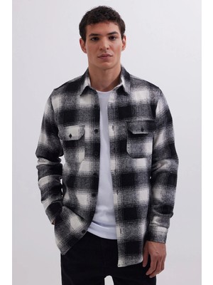 Tudors Erkek Slim Fit Dar Kesim Çift Cepli Kapaklı Spor Yaka Kareli Oduncu Gömlek