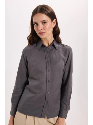 Tudors Kadın Slim Fit Dar Kesim Uzun Kollu Pamuklu Vücuda Oturan Dokulu Antrasit Basic Gömlek