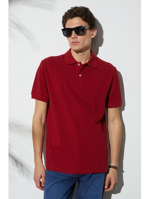 Tudors Erkek Slim Fit Dar Kesim Pamuklu Yumuşak Doku Nefes Alan Kumaş Kıvrılmaz Yaka Bordo Polo Yaka Tişört