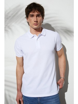 Tudors Erkek Slim Fit Dar Kesim Pamuklu Yumuşak Doku Nefes Alan Kumaş Kıvrılmaz Yaka Beyaz Polo Yaka Tişört