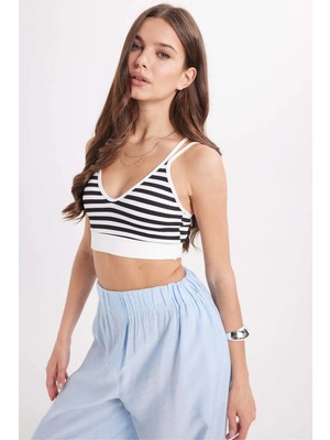 Tudors Kadın Slim Fit Dar Kesim Sırtı Çapraz Bağlamalı Askılı V Yaka Çizgili Ekru Crop