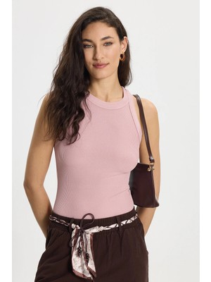 Tudors Kadın Slim Fit Dar Kesim Bisiklet Yaka Fitilli Görünümlü Askılı Likralı Pudra Rengi Bluz Atlet