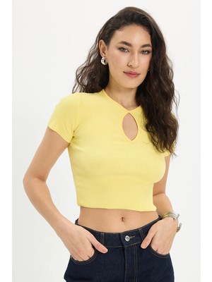Tudors Kadın Slim Fit Dar Kesim %100 Pamuk Kısa Kollu Düz Bisiklet Yaka Sarı Crop