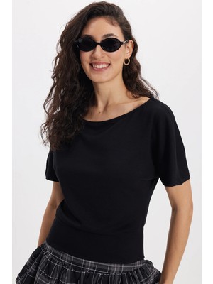 Tudors Kadın Slim Fit Dar Kesim Kısa Kollu Kayık Yaka Siyah Tişört Bluz