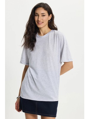 Tudors Kadın Slim Fit Dar Kesim %100 Pamuk Kısa Kollu Bisiklet Yaka Açık Gri Tişört Bluz
