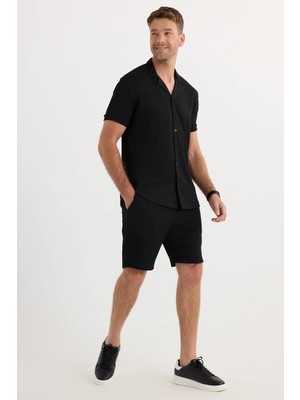 Tudors Erkek Slim Fit Dar Kesim Apaş Yaka Beli Bağcıklı Siyah Gömlek Şort Takım