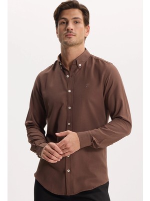 Tudors Erkek Slim Fit Dar Kesim Düz Oxford Armalı Düğmeli Yaka Kahverengi Spor Gömlek
