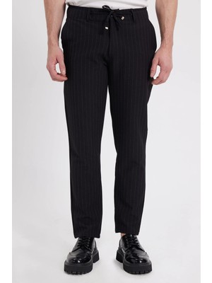 Tudors Erkek Slim Fit Dar Kesim Gofre Kumaş Beli Bağcıklı Çizgili Siyah Pantolon
