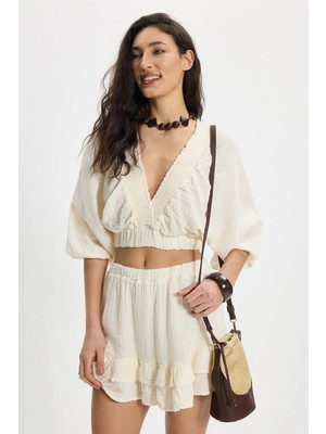 Tudors Kadın Oversize Geniş Kesim %100 Pamuk Kruvaze Yaka Crop Fırfırlı Ekru Şort Etek Takım