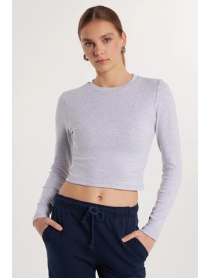 Tudors Kadın Slim Fit Dar Kesim Bisiklet Yaka Gri Bluz