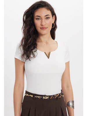 Tudors Kadın Slim Fit Dar Kesim Pamuklu V Yaka Kısa Kollu Ekru Bluz