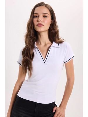 Tudors Kadın Slim Fit Dar Kesim Pamuklu Polo Yaka Kısa Kollu Beyaz Tişört