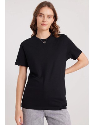 Tudors Kadın Slim Fit Dar Kesim Pamuklu Yumuşak Doku Likralı Basic Siyah Bisiklet Yaka Tişört Bluz
