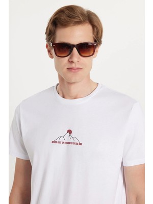 Erkek Slim Fit Dar Kesim %100 Pamuk Yumuşak Dokulu Baskılı Beyaz Bisiklet Yaka Tişört