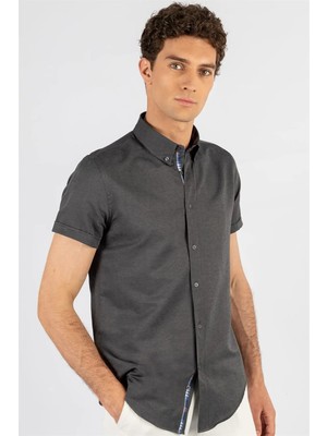 Tudors Erkek Slim Fit Dar Kesim Kısa Kollu Pamuklu Oxford Doku Kolay Ütülenebilir Gri Düğmeli Yaka Gömlek