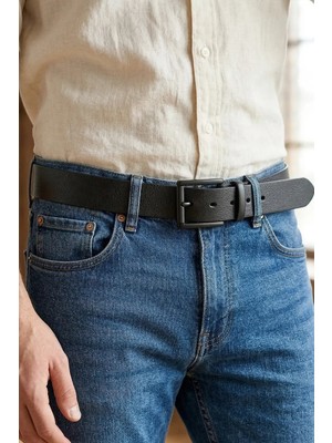 Tudors Erkek Siyah Deri 4 cm Spor Kemer Şık Tasarım ve Dayanıklı Yapı ile Modern Kullanım