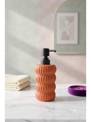 Dalgalı Seramik Mat Siyah Pompalı Sıvı Sabunluk - 400 ml - 18 x 8 x 7 cm