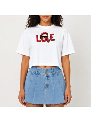 Urban Trend Store Urbantrendstore Crop Tişört Beyaz Love Dudak Baskılı Rahat Kesim Raw Cut Basic Kısa Tshirt