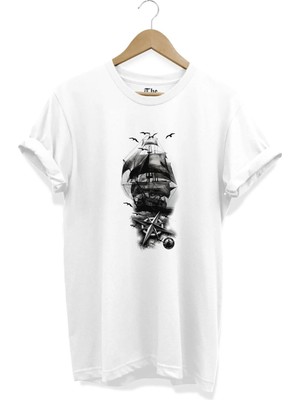  Beyaz Unisex Karayip Korsanları Gemi Baskılı Kısa Kollu T-Shirt
