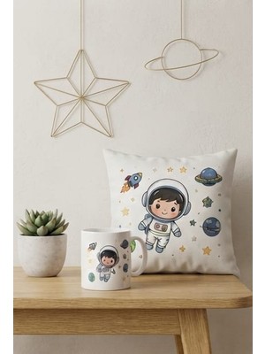 Kadorex Design Astronot Kupa & Kırlent Seti – Uzay Temalı Çocuk Odası Dekoru – Erkek Çocuk Hediyesi