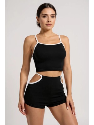 Kadın Siyah Beyaz Şortlu Cut-Out Detaylı Gecelik Takımı – Modern, Konforlu ve Günlük Kombinlere Uygun