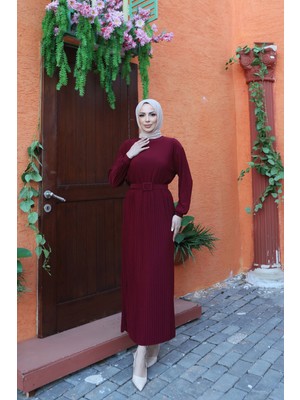 Komple Piliseli ve Kemerli Uzun Elbise