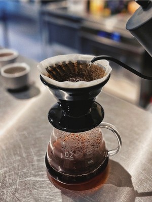 Empressco V60 Seramik Demleme Seti ile Kahve Keyfini Yükseltin