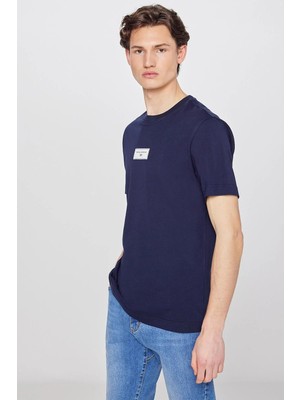 Lee %100 Pamuk Nefes Alan Kumaş Regular Fit Logo Detaylı Tişört
