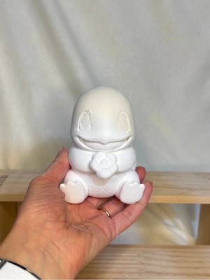 ColorBuddie Boyanabilir Squirtle Figürü – Pokemon Beton Boyama Heykeli | Çiçek Tutan Sevimli Model