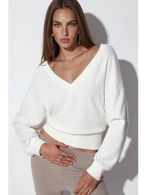 Hiccup Kadınlar Busem Kadın Kısa V Yaka Sweatshirt Beyaz
