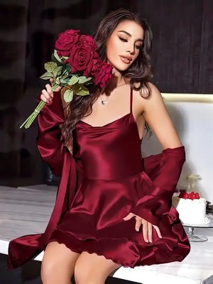 Veraura Lifestyle Closet Özel Tasarım Sırt Dekolteli Sabahlıklı Saten Bordo 2'li Gecelik Takımı