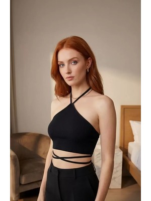 No 35 Concept Kadın Siyah Sırtı Açık Boyundan Çapraz Bağlamalı Crop Top Bluz – Şık, Rahat ve Kolay Kombinlenebilir