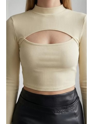 No 35 Concept Kadın Ekru Göğüs Dekolteli Uzun Kollu Cut Out Crop Top Bluz – Şık, Rahat ve Kolay Kombinlenebilir
