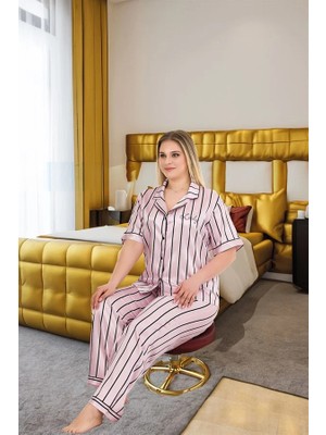 Colezium Arias Closet Büyük Beden Şık Tasarım Pembe Siyah Çizgili Düğmeli Kısa Kol Lüx Saten Pijama Takımı