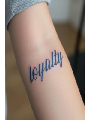 Loyalty Minimal Yarı Kalıcı Geçici Dövme 1 Ay Kalıcı Yapıştırma Dövme 5x5 cm