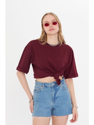Kadın Bordo Yuvarlak Yaka Oversize Yandan Yırtmaçlı T-shirt Tişört