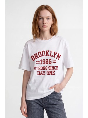 Hakke Brooklyn Yazılı Oversize Basic Tshirt