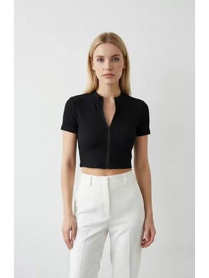 No 35 Concept Kadın Siyah Yarım Fermuarlı ve Kısa Kollu Crop Top Bluz