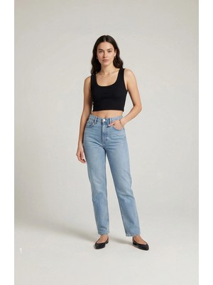 No 35 Concept Kadın Siyah Kare Yaka Crop Top Bluz – Şık, Rahat ve Kolay Kombinlenebilir