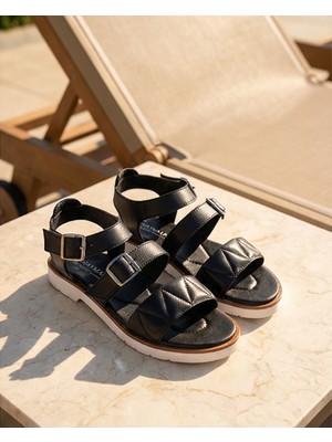 Futsi Shoes Garnet Siyah Hakiki Deri Çift Toka Detaylı Kadın Sandalet Ayakkabı