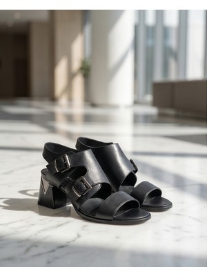 Futsi Shoes Solıs Siyah Hakiki Deri Tokalı Kadın Topuklu Ayakkabı
