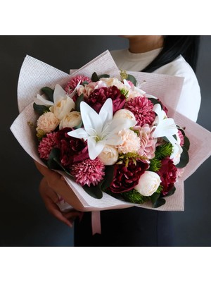 Ruby Elegance - Yapay Çiçek Buketi