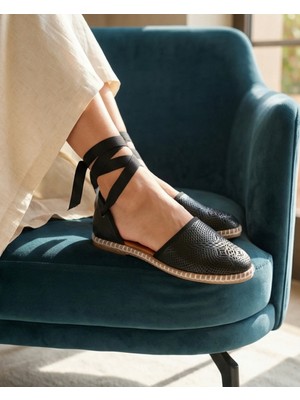 Futsi Shoes Fressia Siyah Hakiki Deri Bilekten Bağlamalı Espadril Kadın Babet